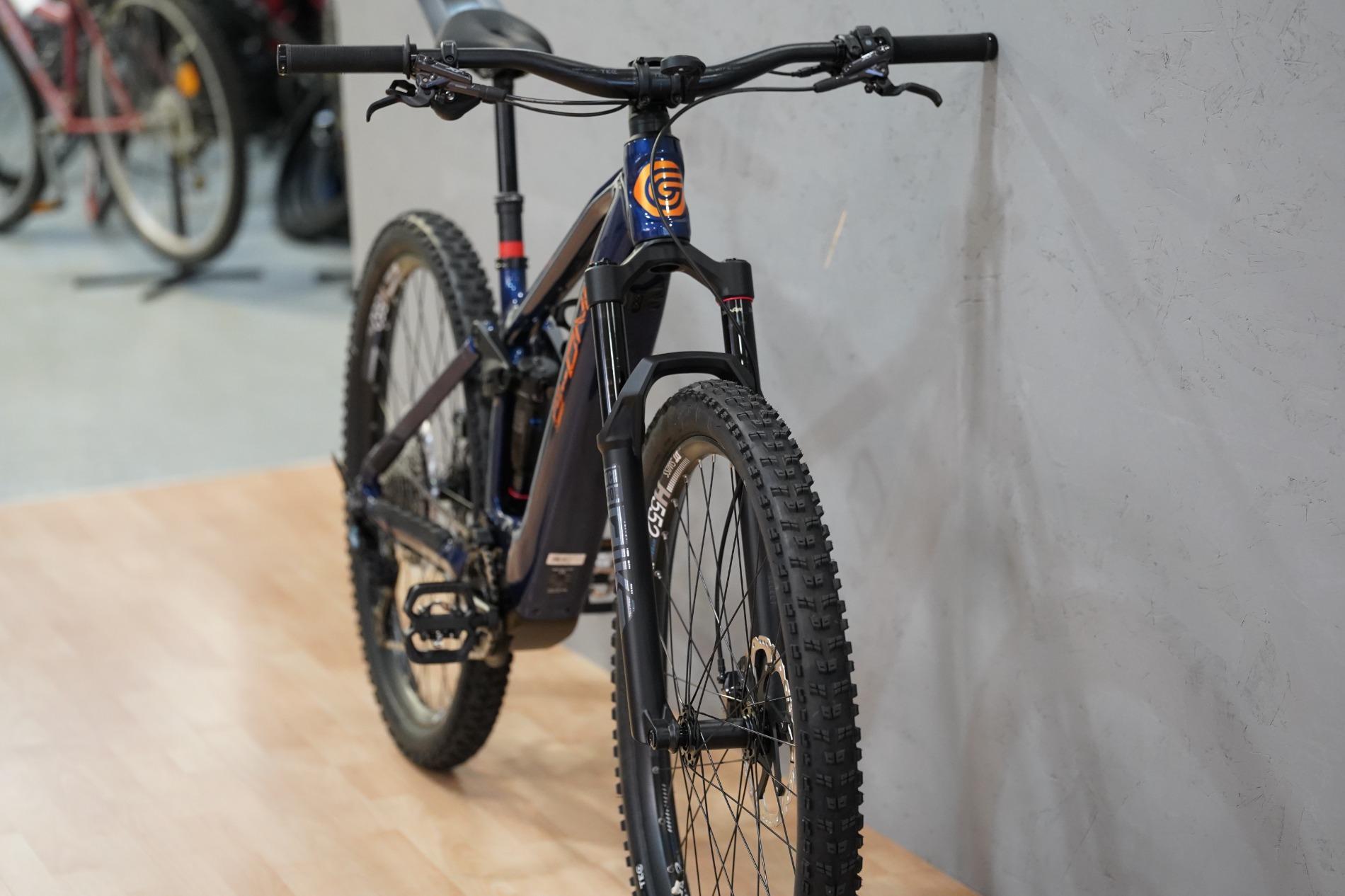 G-One BLACK FOREST FS1