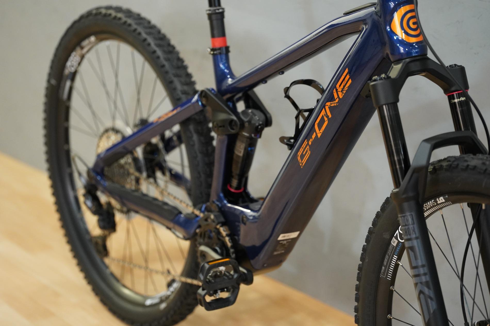 G-One BLACK FOREST FS1